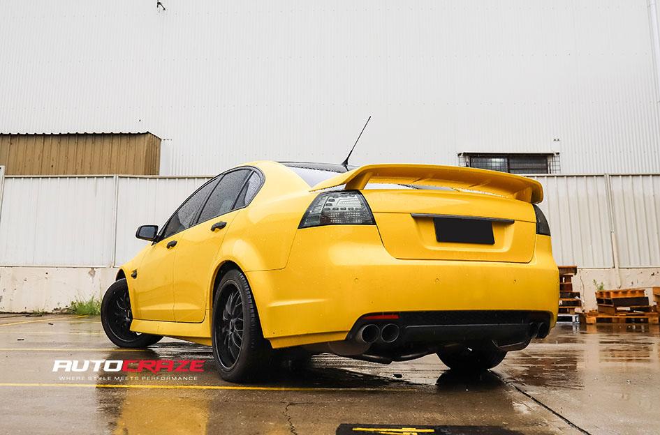HOLDEN-COMMODORE-CHEETAH-SPORTS-BLACK-SUEDE